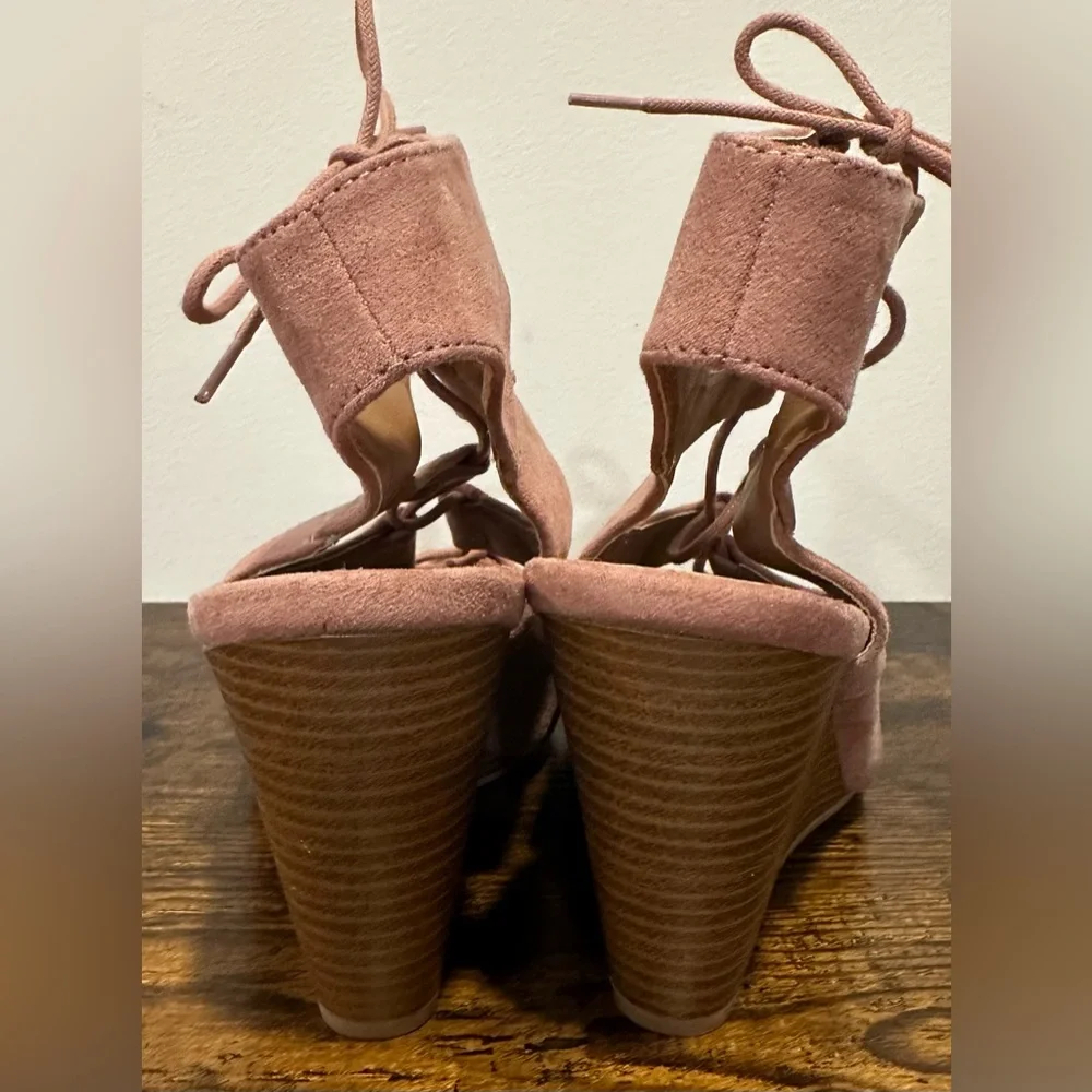 Charlotte Russe Mauve Lace Up Wedge Heel Sandals NWOT Size 7